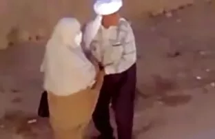 XXX دو سكسي رومنسي جديد سبزه دیک مرد بزرگ را مکیده و اسپرم را بر روی صورت خود می گیرند