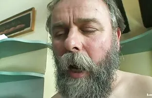 XXX کودک در حمام کثیف خروس سخت می سكسي رومانسي بنات شود