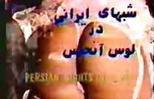 XXX یک بلوند کامل با یک فيلم سكسي رومانسي الاغ بزرگ روی پله ها قرار می گیرد
