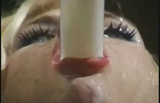 XXX سبزه با استمناء ناخوشایند غیرمجاز روی زمین جلوی یک وب کم استمناء می کند سكسي رومانسي ساخن