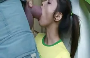 XXX جوجه سیری ناپذیر شهوتش را با رابطه جنسی گروهی سكسي رومانسي تركي برآورده می کند