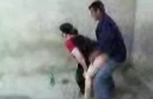 XXX بانوی چاقوی لوله مقاطع سكسي رومانسي کشی خودش را در اتاق خواب می کند