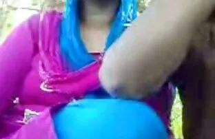 XXX دوست پسر دوست دختر جوان را با سكسي رومانسي نار سرطان در نزدیکی جکوزی فاک می کند