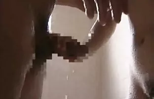XXX جوجه انگشت مقعد با dildo متصل فيلم رومانسي سكسي اجنبي به آینه