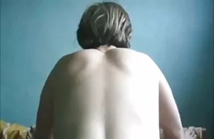 XXX او شورت سكسي رومانسي 2019 های آمریکایی را فشار داد و سوراخ هایی از خود نشان داد