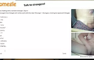 XXX بیب سرخ با الاغ صور رومانسيه سكسيه بزرگ جلوی دوربین استمناء می کند