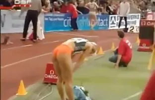 XXX لزبین مساج سكسي رومانسي ها و سبزه های بلوند بدن های باریک و لیسیدن ماسک ها را در معرض دید شما قرار می دهند